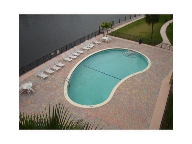 301 GOLDEN ISLES DR # 409, Hallandale, FL 33009