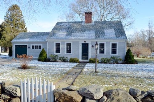 98 Mill Rd, Falmouth, MA 02540