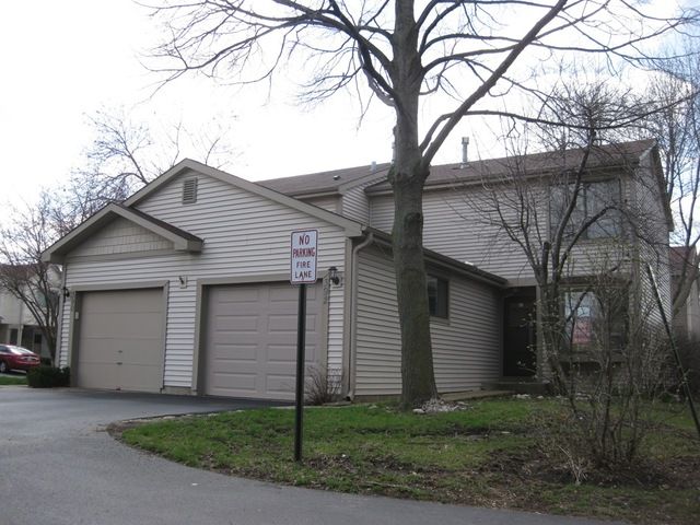 392 E Forest Knoll Dr, Palatine, IL 60074