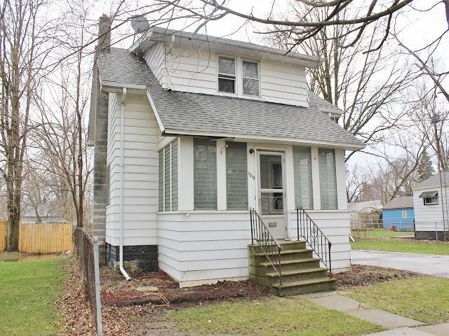 1019 Crawford St, Flint, MI 48507
