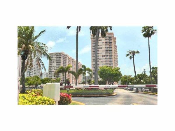 18011 BISCAYNE # 1402, North Miami Beach, FL 33160