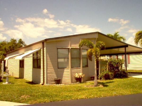 6083 Palm Harbor Dr, Lake Worth, FL 33462