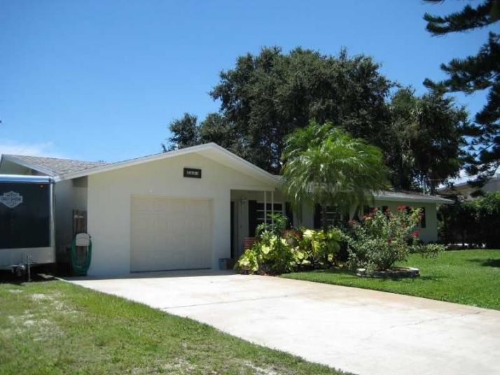 5001 Dover St NE, Saint Petersburg, FL 33703