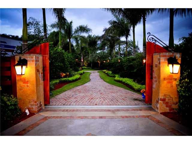 23391 SW 212 AV, Homestead, FL 33031