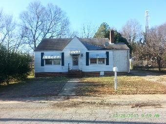 117 E Hemstead St, Lexington, NC 27292