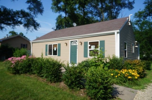 416 N Cresthill Ave, Mchenry, IL 60051
