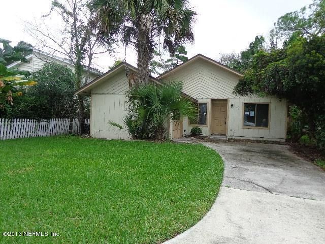 185 Pine St, Atlantic Beach, FL 32233