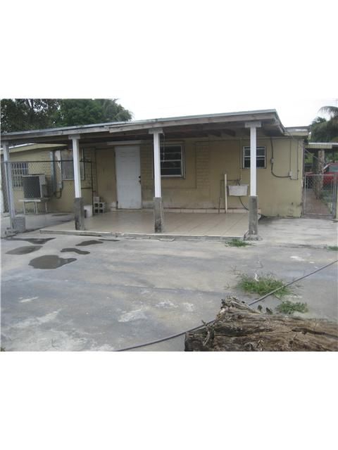 10300 NW 35 PL, Miami, FL 33147