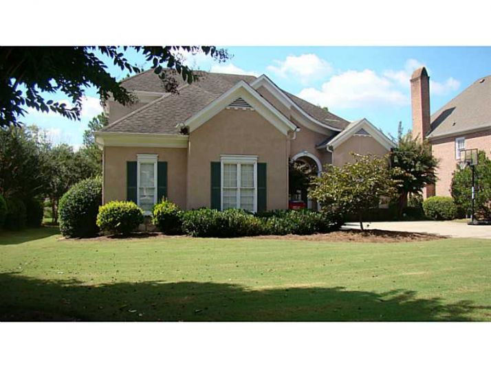 585 Avignon Court, Atlanta, GA 30350