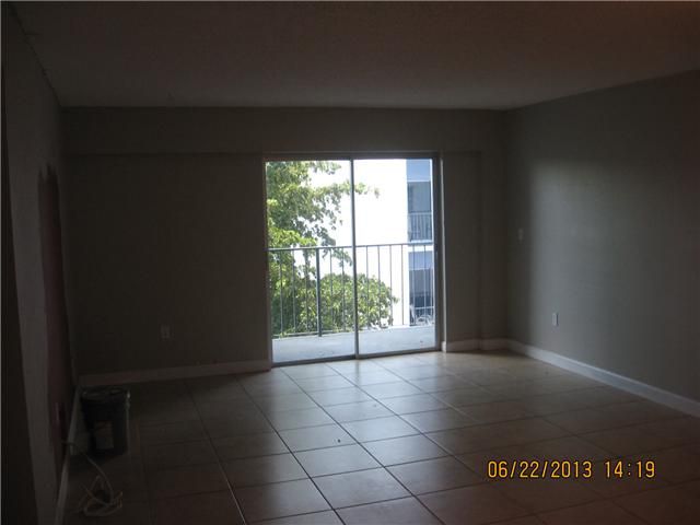 4500 W 16 AV # 312, Hialeah, FL 33012