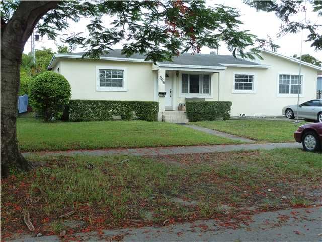 5450 W 1 CT, Hialeah, FL 33012