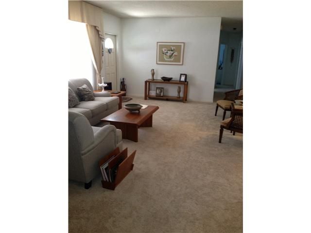 5372 W 9 LN, Hialeah, FL 33012