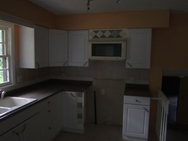 8501 E 56th Ter, Kansas City, MO 64129