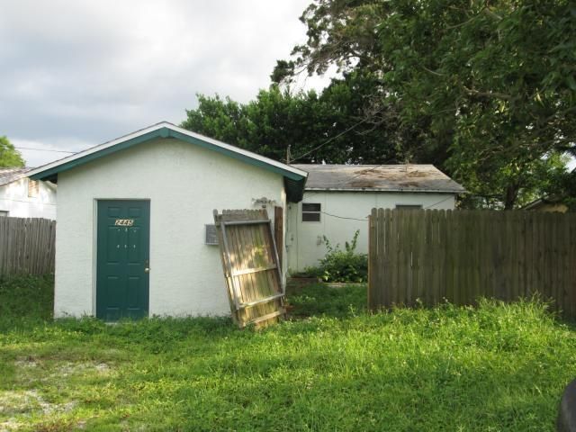 2445 30th Avenue North, Saint Petersburg, FL 33713