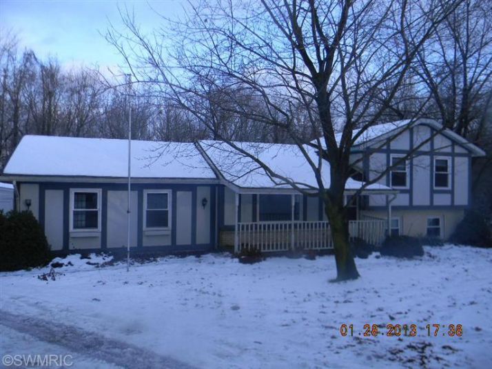 9620 Wolven Ave Ne, Rockford, MI 49341