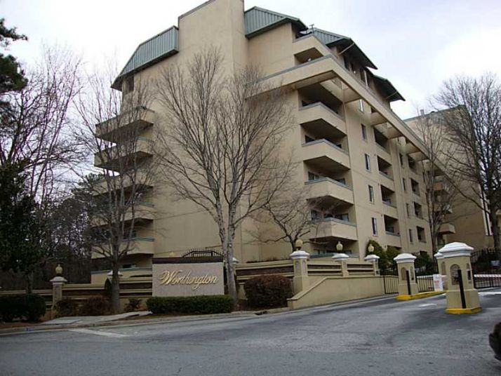 1960 Ne Spectrum Circle Se, Marietta, GA 30067