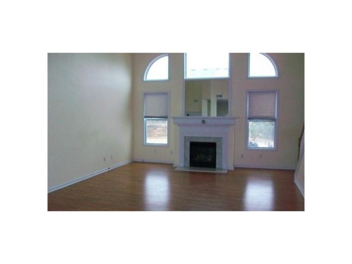 952 Simonton Glen Drive, Lawrenceville, GA 30044