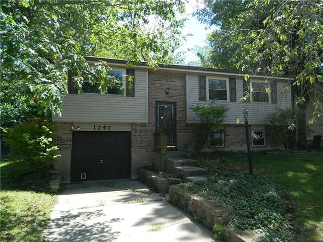 1747 Del Rio Dr, Hamilton, OH 45013