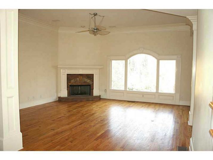 220 Lullwater Court, Roswell, GA 30075