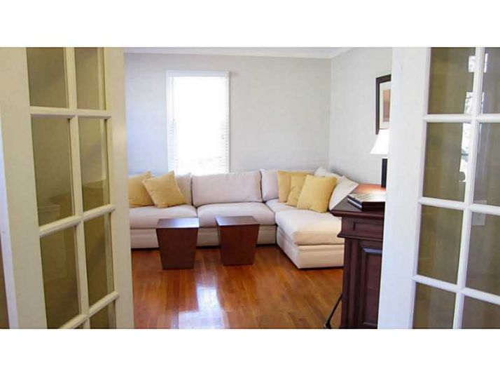 305 Wavetree Dr, Roswell, GA 30075