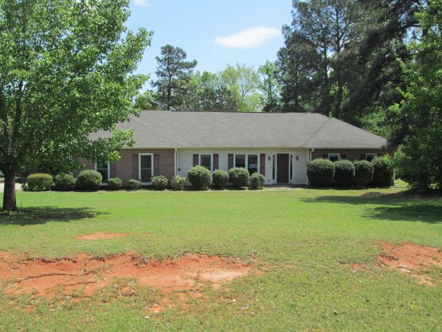 145 Hawthorne Circle, Lagrange, GA 30240