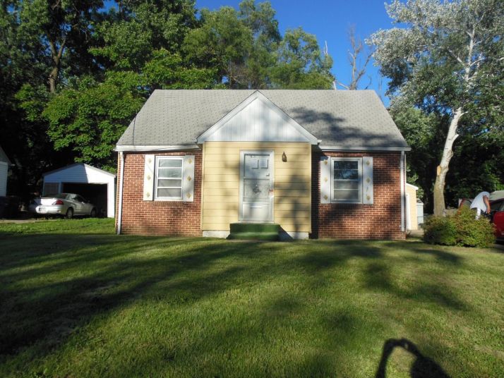 6609 SW 17th St, Des Moines, IA 50315