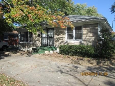 2231 Peaslee Rd, Louisville, KY 40216