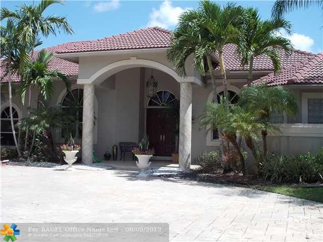 7421 N CYPRESSHEAD DR, Pompano Beach, FL 33067