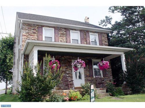 655 WIDE HOLLOW RD, East Earl, PA 17519