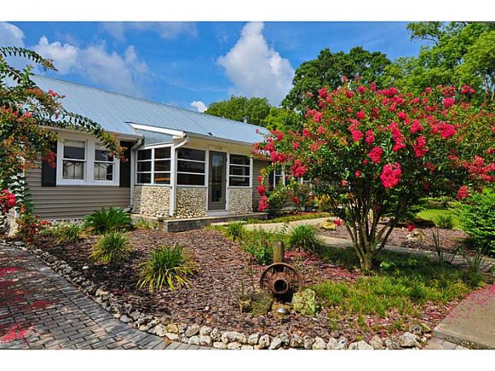1338 LIVINGSTON RD, Lutz, FL 33559