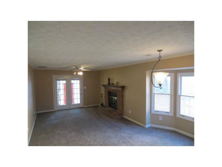 190 Williamsburg Way, Fayetteville, GA 30214