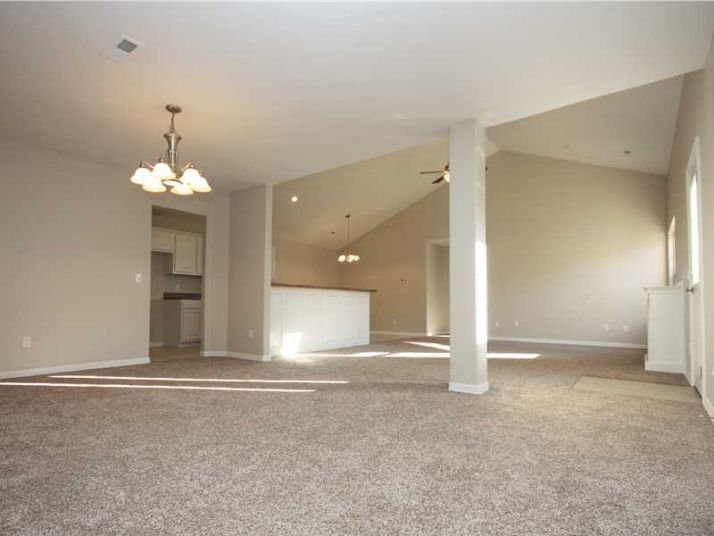 1202 E COURAGE, Siloam Springs, AR 72761