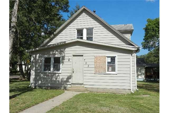703 Se 25th Ct, Des Moines, IA 50317