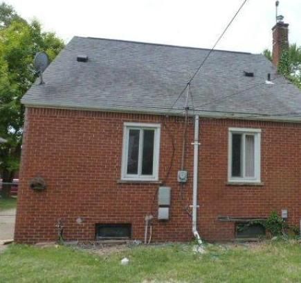 8420 Riverview St, Dearborn Heights, MI 48127