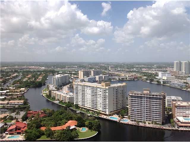 1945 S OCEAN DR # PH2806, Hallandale, FL 33009