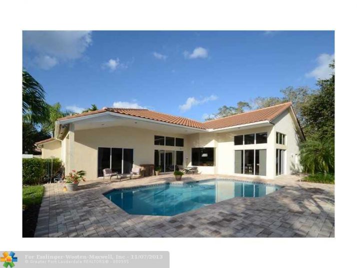 2967 WESTBROOK, Fort Lauderdale, FL 33332
