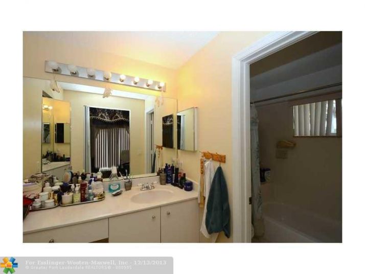 1293 MAJESTY TER, Fort Lauderdale, FL 33327