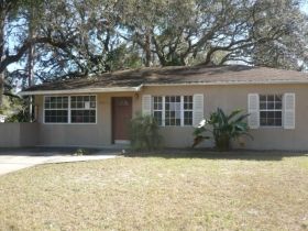10417 Newport Cir, Tampa, FL 33612