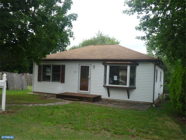 411 Austin Ave, Glendora, NJ 08029