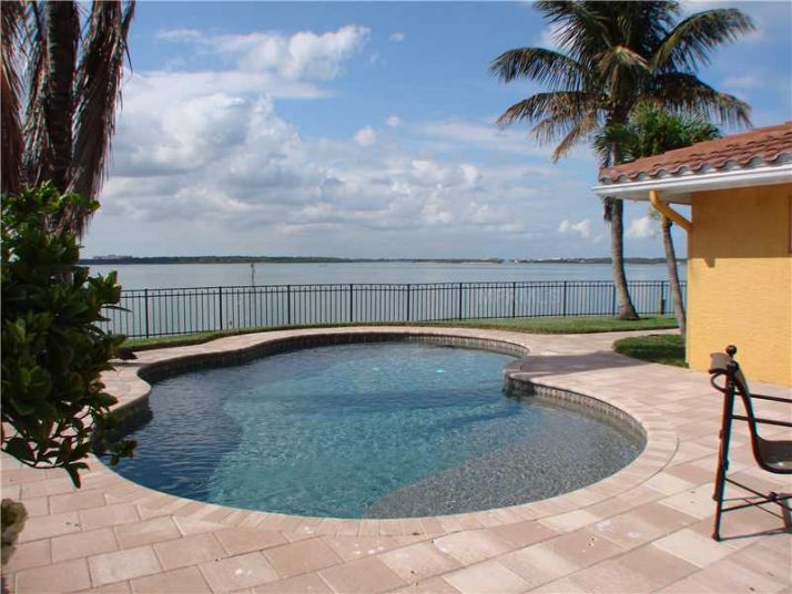 740 126th Avenue, Saint Petersburg, FL 33706