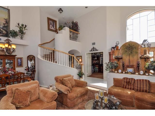 2179 View Crest Glen, Escondido, CA 92026