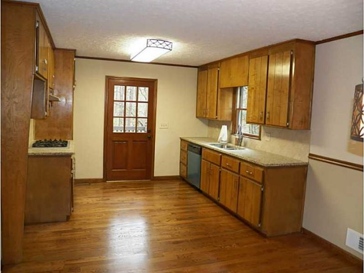 308 Hidden Court, Woodstock, GA 30189
