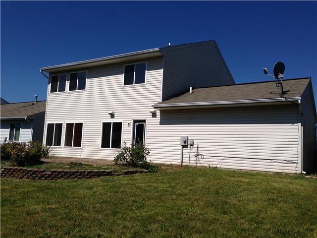 9900 Whispering Pine Dr, Tipp City, OH 45371