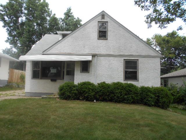 2143 Suburban Ave, Saint Paul, MN 55119