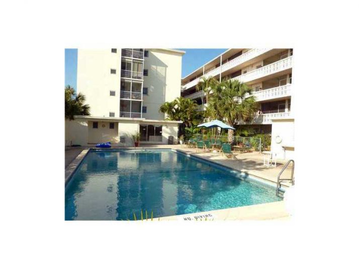1425 Arthur St # 402A, Hollywood, FL 33020