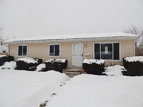1274 2nd St, Lapeer, MI 48446