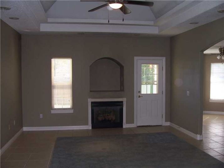604 Gail Dr, Siloam Springs, AR 72761