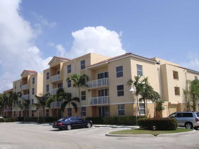 509 E Sheridan St Apt 205, Dania, FL 33004