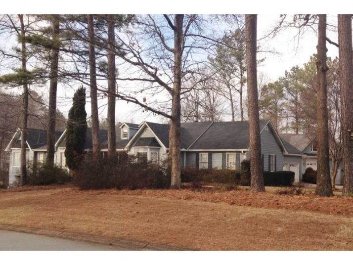 369 Lake Swan Court, Hiram, GA 30141