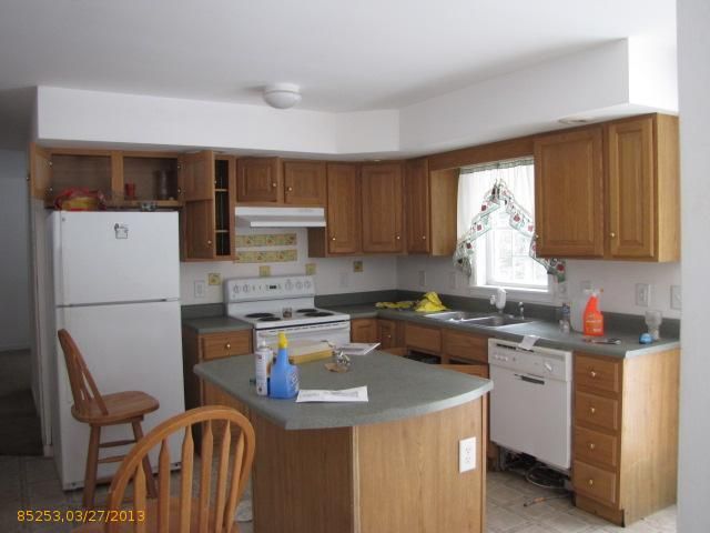 207 Wingood Rd, Windsor, ME 04363